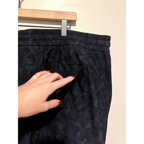 NWT Athleta Camo Farallon Shorts Drawstring Pull On Navy Blue Plus Size 24 - Picture 10 of 14